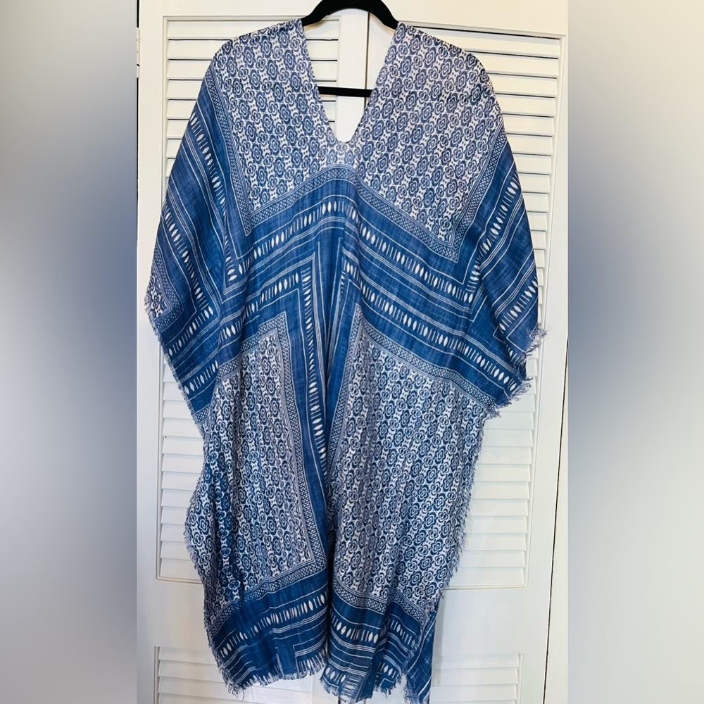 Women’s Blue-White Patterned and Fringed Kaftan